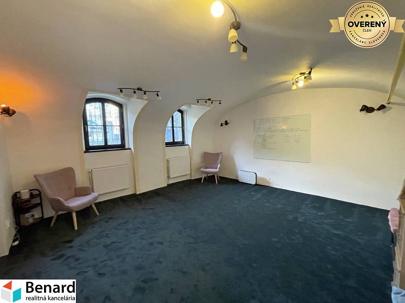 PREŠOV-ŠIRŠIE CENTRUM,POLYFUNKČNÁ BUDOVA,VL.PARKOVISKO,UL.VAJANSKÉHO