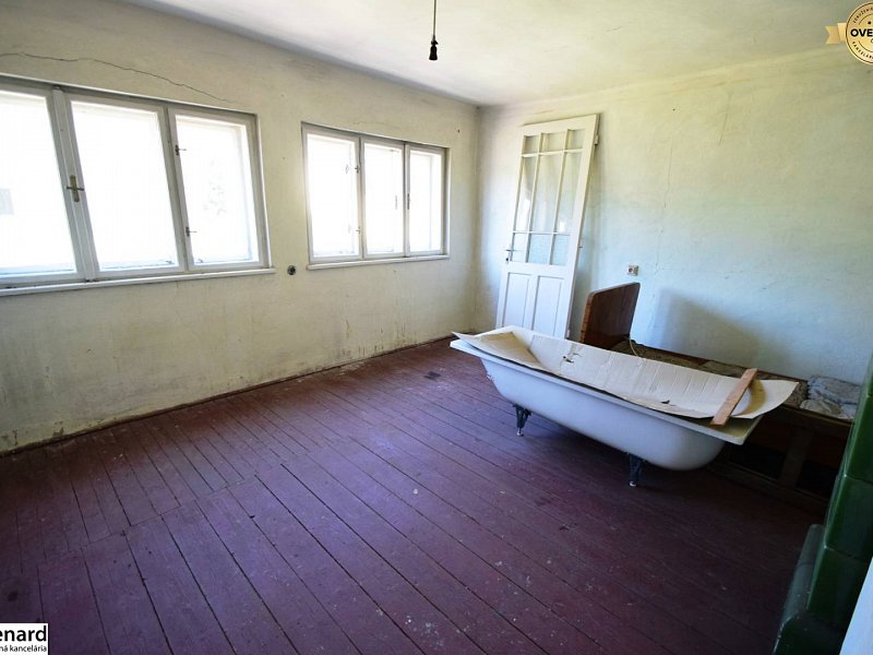 RODINNÝ DOM, PÔVODNÝ STAV, 437m2, PODOLÍNEC;