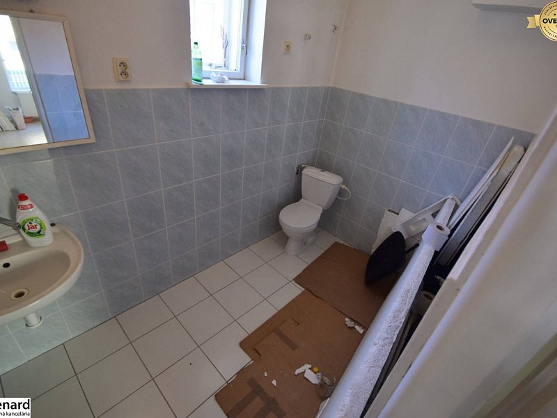 RODINNÝ DOM, PÔVODNÝ STAV, 437m2, PODOLÍNEC;
