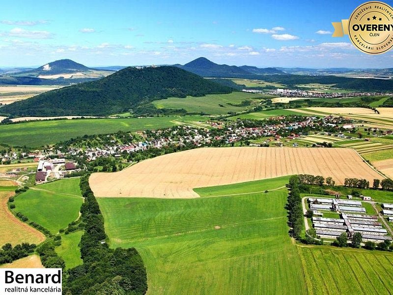 ZNÍŽENÁ CENA, 1351 m2 POZEMOK vhodný na výstavbu RD, OBEC MEDZANY.