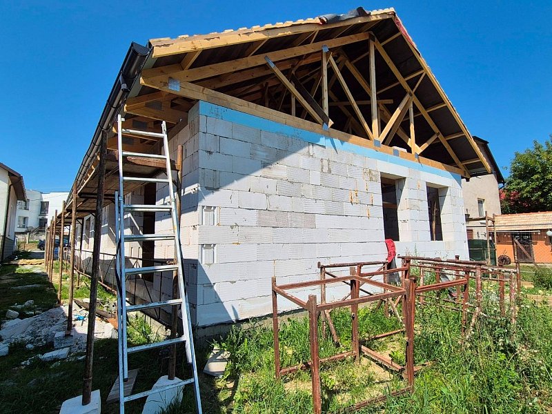 2 RODINNÉ DOMY, 4 IZBY, 80m2, ORLOV 
