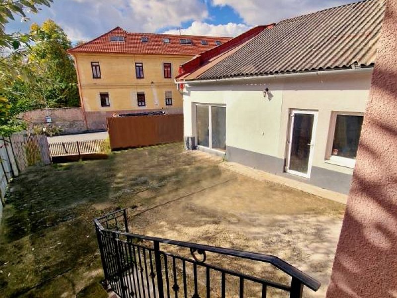 PARKOVANIE VO DVORE,PRIESTOR,CENTRUM,VAJANSKEHO,PREŠOV