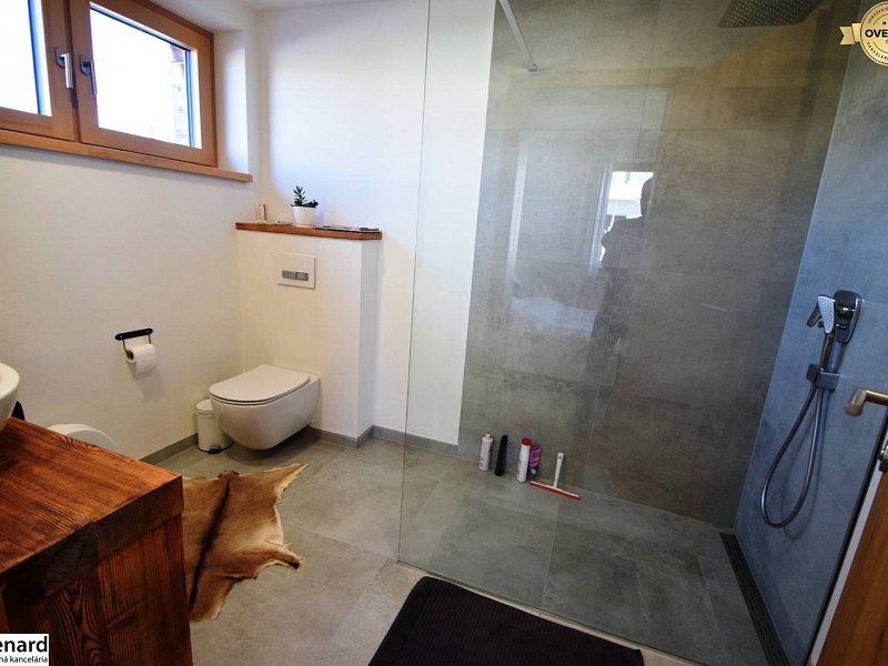 MODERNÝ 5 IZBOVÝ RODINNÝ DOM, KRÁSNY VÝHĽAD, VEĽKÁ LOMNICA;