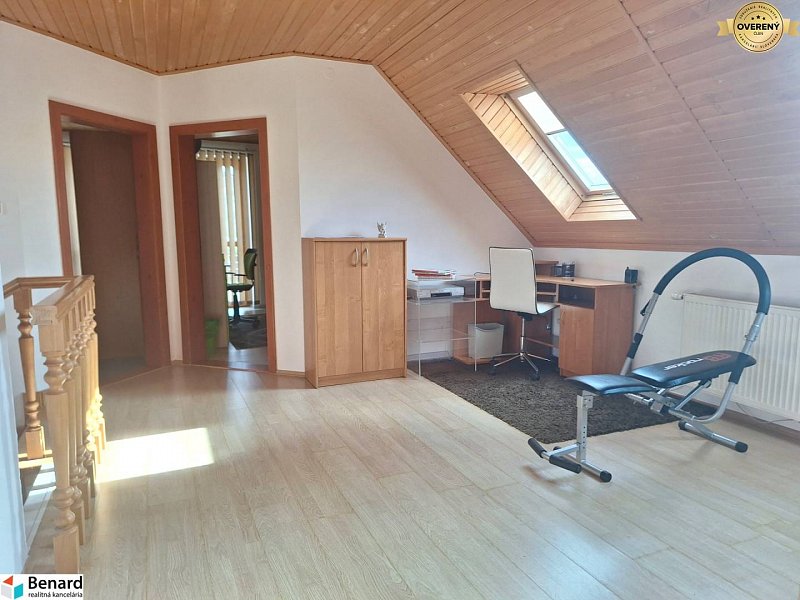 REZERVOVANÝ 4 IZBOVÝ RODINNÝ DOM, POZEMOK 1593 M2, ŠARIŠSKÉ SOKOLOVCE