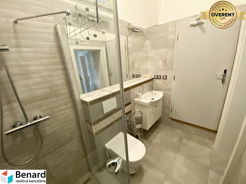 PREŠOV- CENTRUM, NA PRENÁJOM  3 IZB. BYT/KANCELÁRIA, 110m2