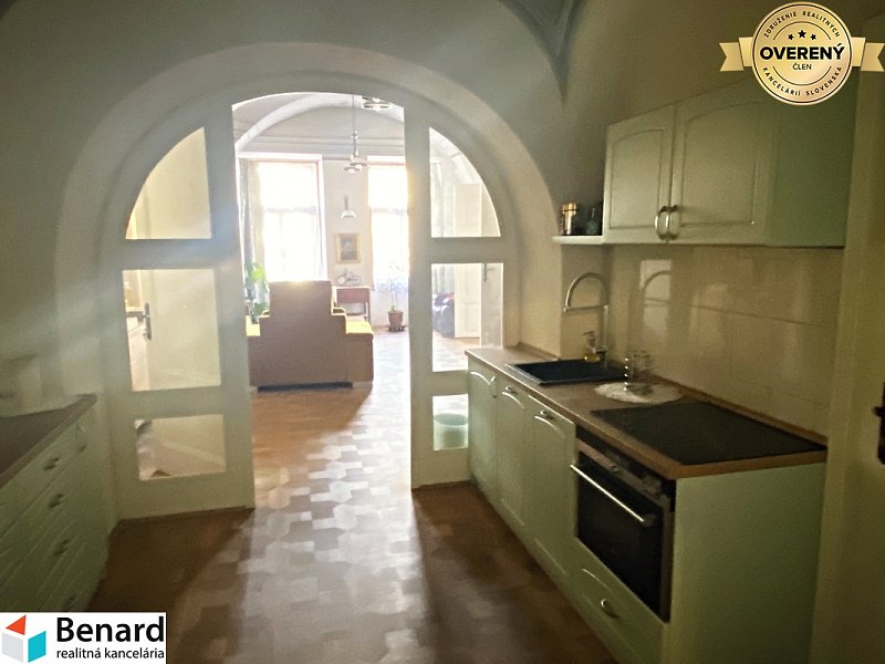 PREŠOV- CENTRUM, NA PRENÁJOM  3 IZB. BYT/KANCELÁRIA, 110m2