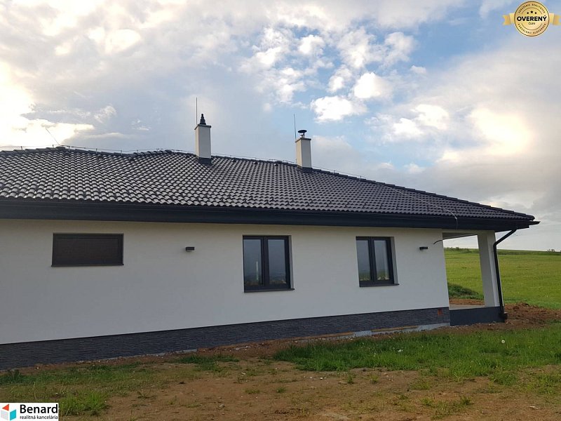 PREDANÉ: NOVOSTAVBA vo Veľkej LomnicI