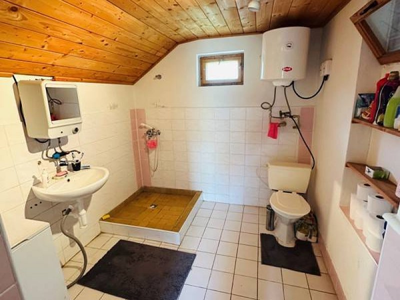 RODINNÝ DOM - CHALUPA NA POZEMKU 803 m2,  ČIRČ, OKR. S. ĽUBOVŇA