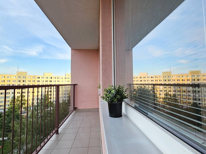 PRENAJATÉ: Na prenájom priestranný 3 - izbový byt