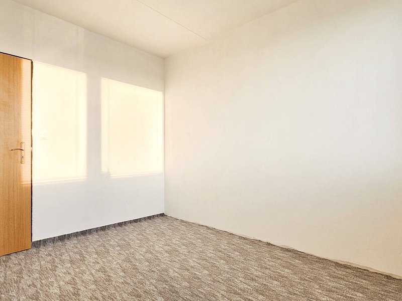 PRENAJATÉ: Na prenájom priestranný 3 - izbový byt