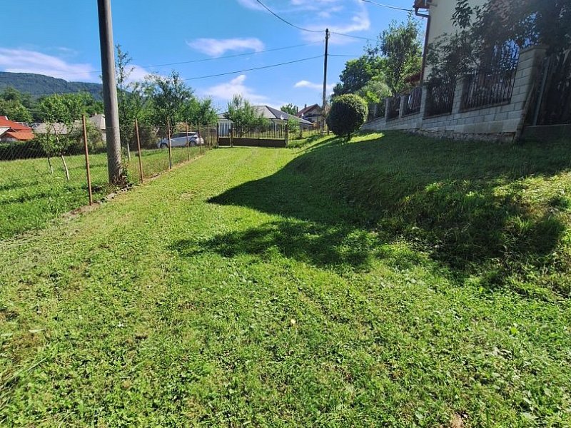 NA PREDAJ POZEMOK S INŽINIERSKYMI SIEŤAMI, 973 M2, KOKOŠOVCE PRI PO