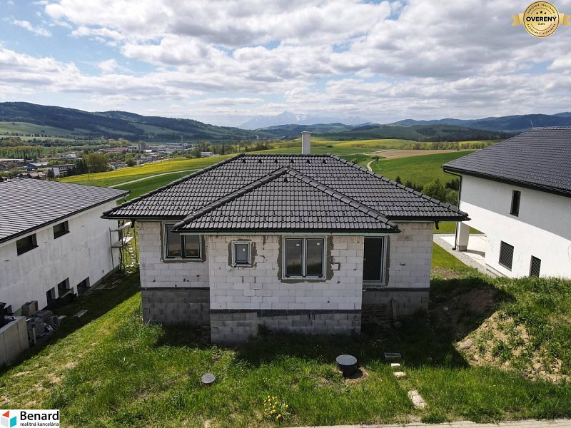 ROZOSTAVANÝ 4 IZBOVÝ RODINNÝ DOM, ŠIBENIČNÁ HORA