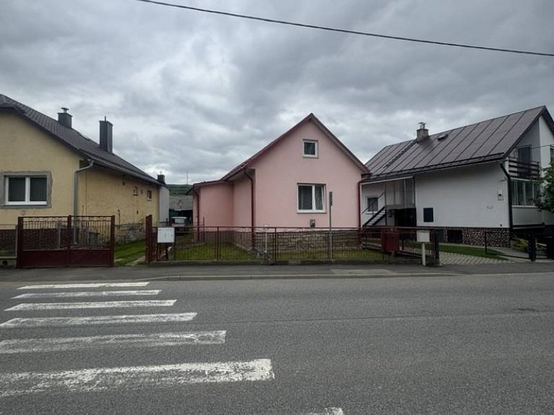 NA PREDAJ RODINNÝ DOM V OBCI NOVÁ ĽUBOVŇA
