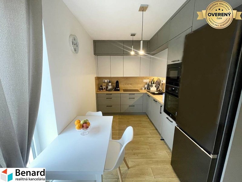 PREŠOV-ÚTULNÝ TEHLOVÝ RD,NIŽNÁ ŠEBASTOVÁ, ul.SLANSKÁ, MHD PREŠOV