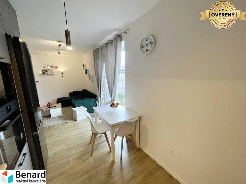 PREŠOV-ÚTULNÝ TEHLOVÝ RD,NIŽNÁ ŠEBASTOVÁ, ul.SLANSKÁ, MHD PREŠOV