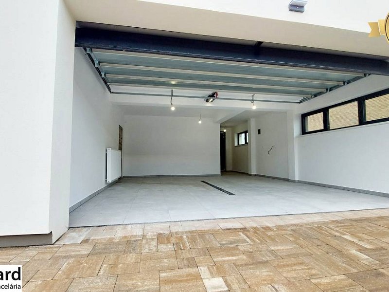 MODERNÝ 5 IZB.RODINNÝ DOM, CENTRUM POPRADU, s POZEMKOM 546 m2