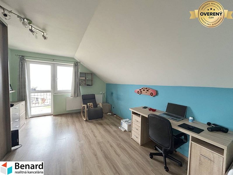 5- IZBOVÝ RODINNÝ DOM ,1354 m2, OKRUŽNÁ, OKR.PREŠOV