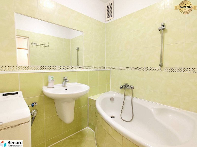 3 IZBOVÝ BYT, 74 M2+LOGGIA, JUŽNÁ TRIEDA, KOŠICE