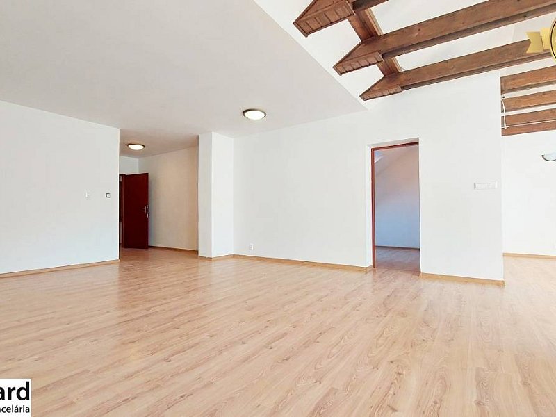 NA PRENÁJOM PEKNÝ PODKROVNÝ PRIESTOR, KANCELÁRIA, ul.Slovenská, PO