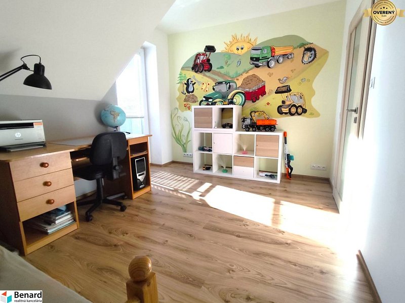 LIPANY, 2 PODLAŽNÝ RODINNÝ DOM S GARÁŽOU, 644 M2, UL. ROVINKY