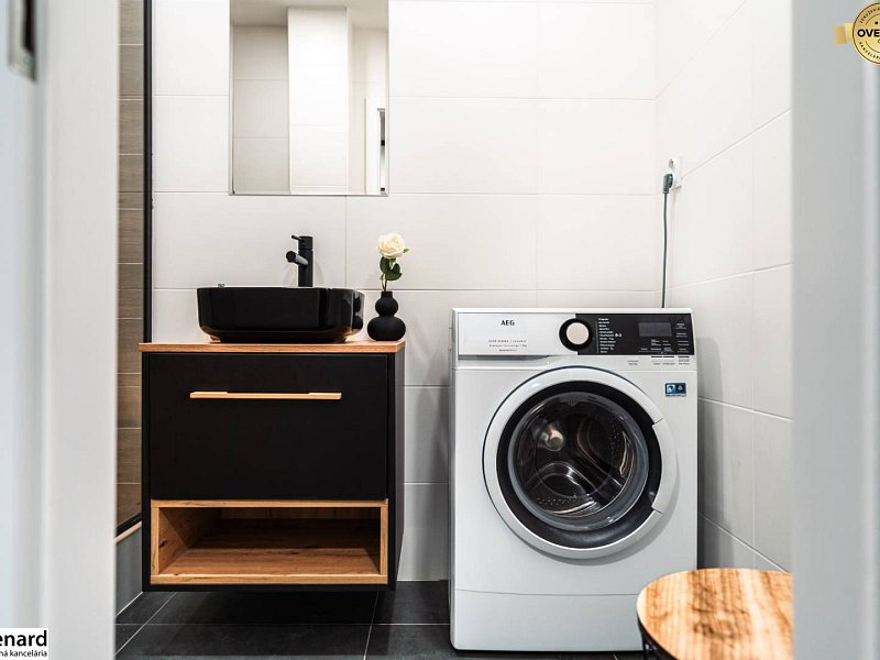 Na prenájom moderný 2-izbový byt 