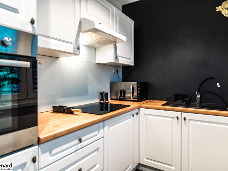 Na prenájom moderný 2-izbový byt 