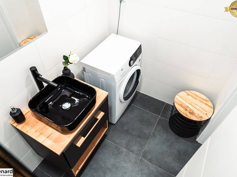 Na prenájom moderný 2-izbový byt 