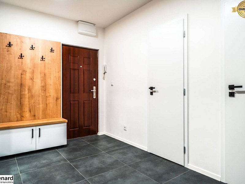 Na prenájom moderný 2-izbový byt 