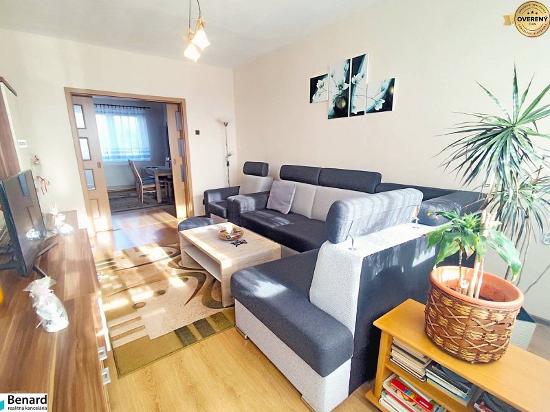 M. SLIVNÍK -3,5 IZBOVÝ BYT S LOGGIOU, 83 M2 + GARÁŽ, ZÁHRADA, PRÍSTR.