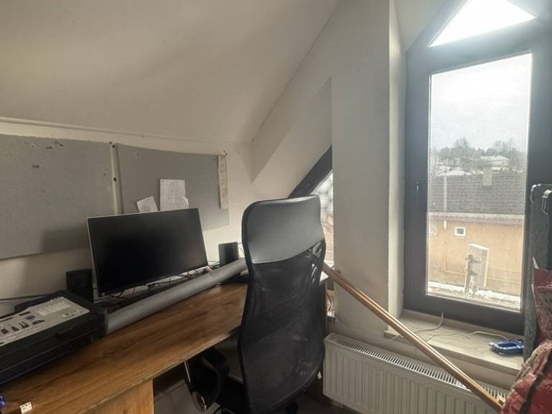 Prevádzková budova v obci Ľubotín na predaj 