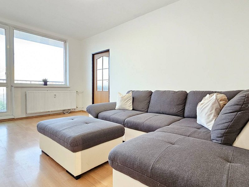 Na prenájom priestranný 3 - izbový byt, Krosnianska ul.