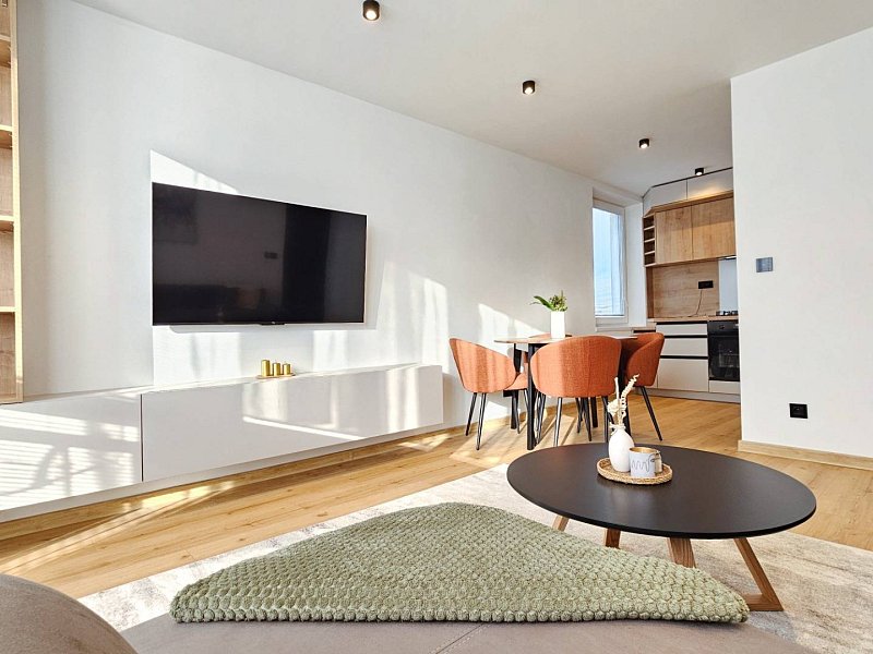 Nadštandardný 3 izbový byt pre náročných na prenájom -Terasa 