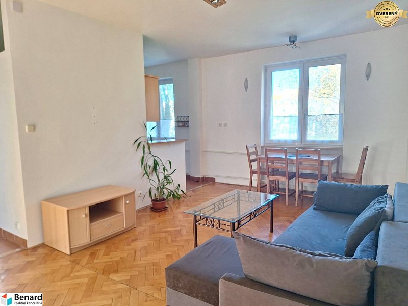 NA PREDAJ 2 IZBOVÝ BYT, BALKÓN, PREŠOV, UL. PAVLOVIČOVO NÁMESTIE