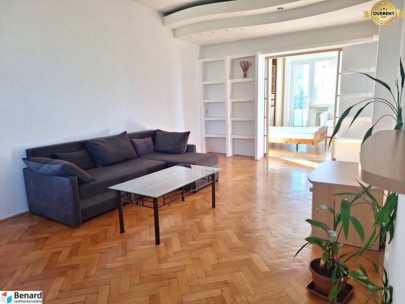 NA PREDAJ 2 IZBOVÝ BYT, BALKÓN, PREŠOV, UL. PAVLOVIČOVO NÁMESTIE