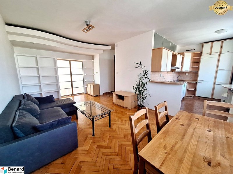 REZERVOVANÝ 2  IZBOVÝ BYT, BALKÓN, PREŠOV, UL. PAVLOVIČOVO NÁMESTIE