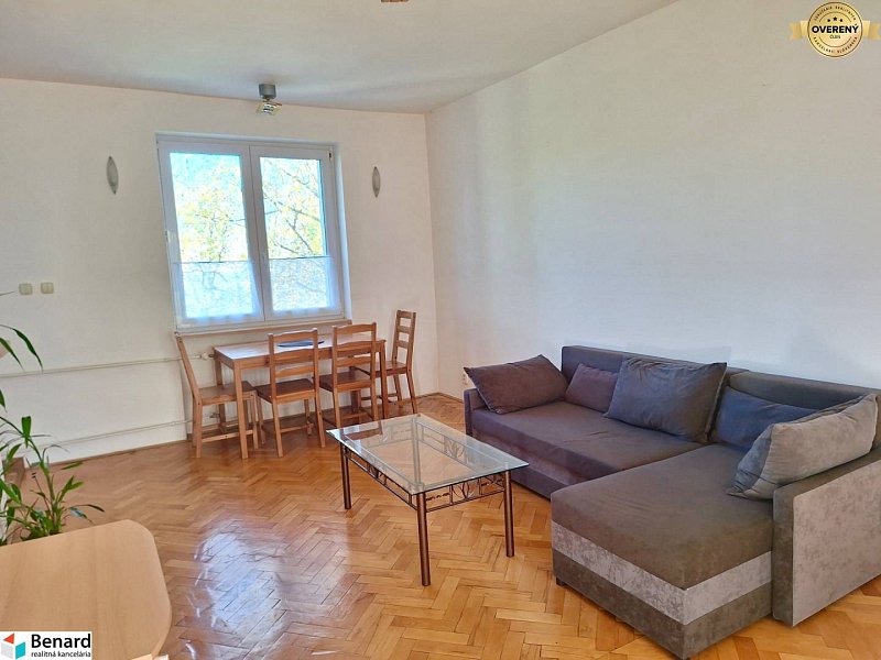 NA PREDAJ 2 IZBOVÝ BYT, BALKÓN, PREŠOV, UL. PAVLOVIČOVO NÁMESTIE