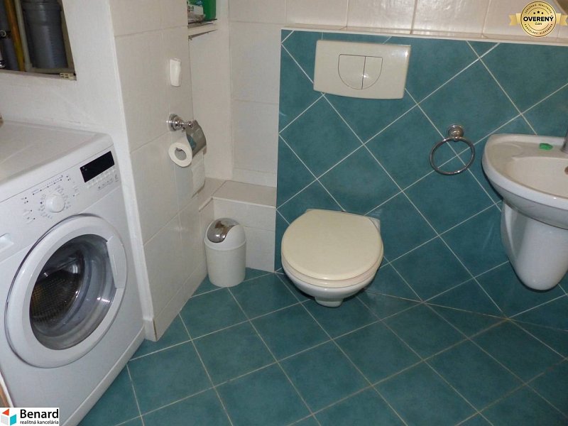 NA PREDAJ 2 IZBOVÝ BYT, BALKÓN, PREŠOV, UL. PAVLOVIČOVO NÁMESTIE