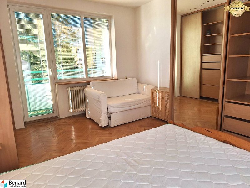 NA PREDAJ 2 IZBOVÝ BYT, BALKÓN, PREŠOV, UL. PAVLOVIČOVO NÁMESTIE