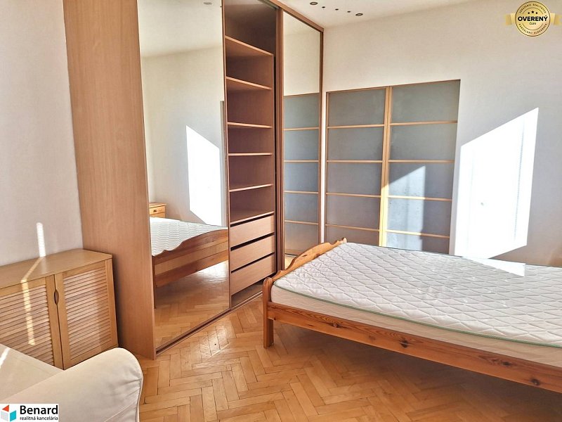 NA PREDAJ 2 IZBOVÝ BYT, BALKÓN, PREŠOV, UL. PAVLOVIČOVO NÁMESTIE