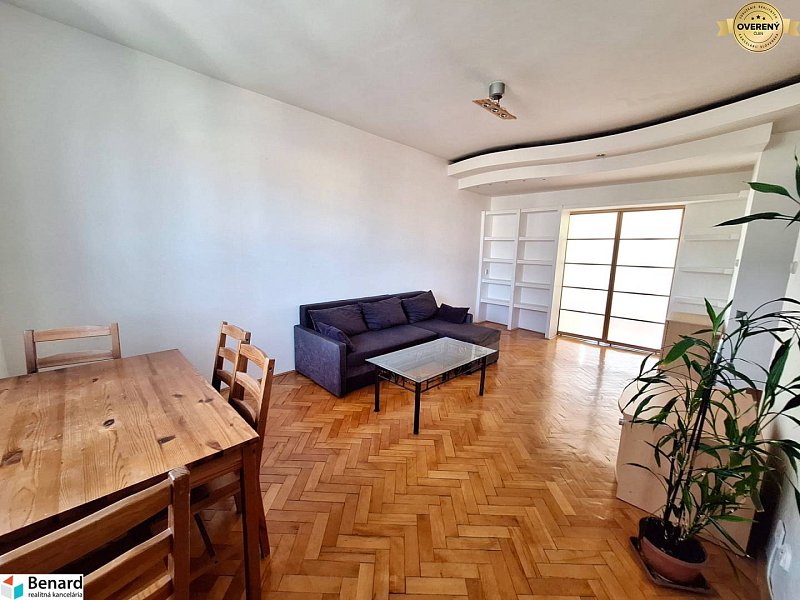 REZERVOVANÝ 2  IZBOVÝ BYT, BALKÓN, PREŠOV, UL. PAVLOVIČOVO NÁMESTIE