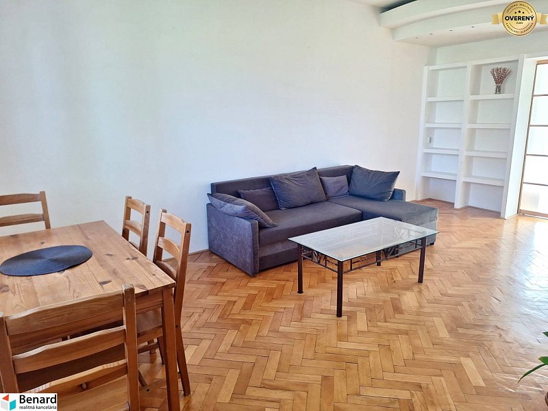 NA PREDAJ 2 IZBOVÝ BYT, BALKÓN, PREŠOV, UL. PAVLOVIČOVO NÁMESTIE