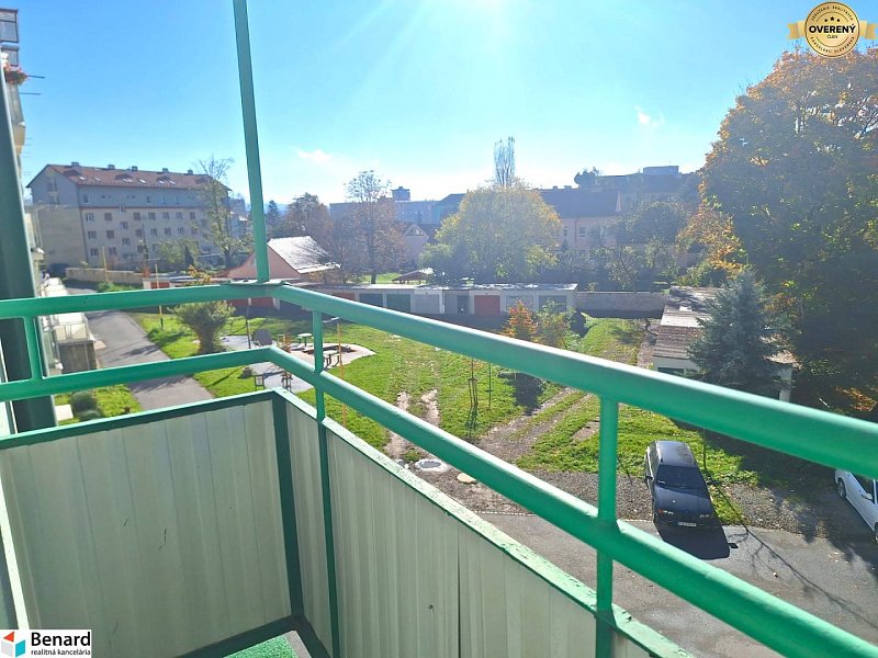 NA PREDAJ 2 IZBOVÝ BYT, BALKÓN, PREŠOV, UL. PAVLOVIČOVO NÁMESTIE