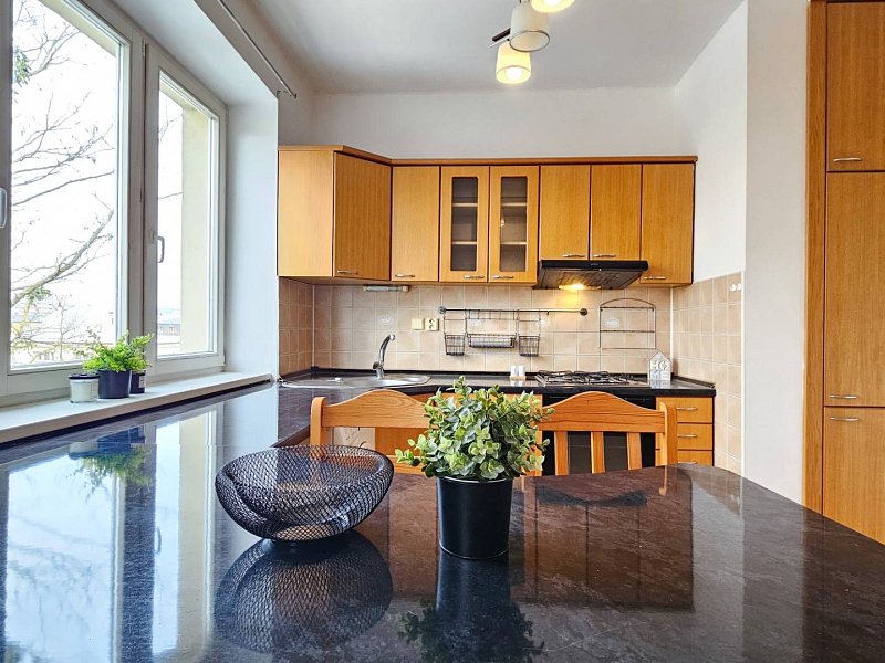 Svetlý 2  izbový byt na prenájom v skvelej lokalite KE - Sever