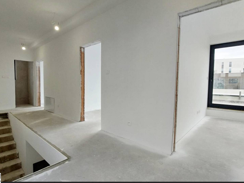 MODERNÝ 5 IZB.RODINNÝ DOM, CENTRUM POPRADU, s POZEMKOM 546 m2