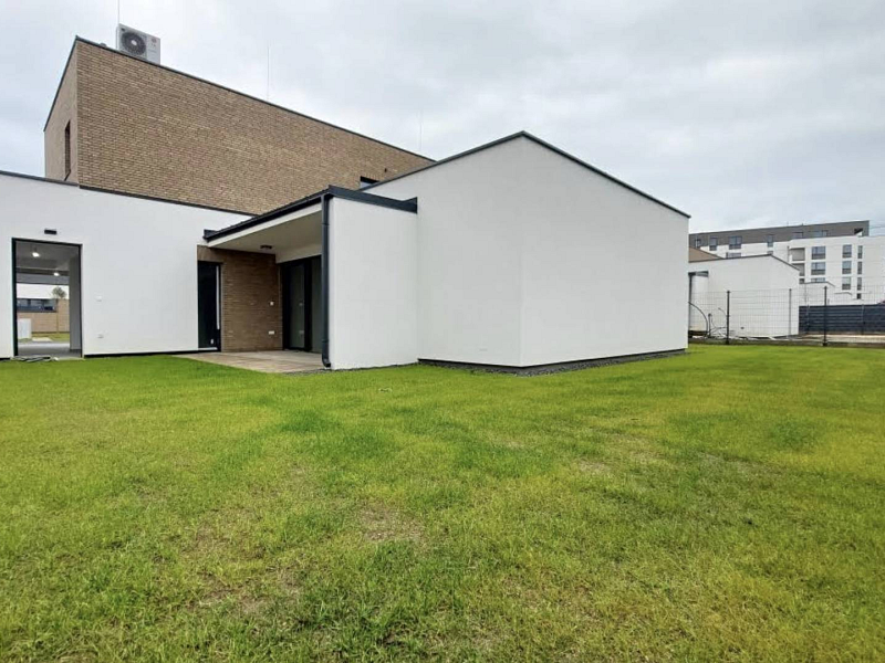 MODERNÝ 5 IZB.RODINNÝ DOM, CENTRUM POPRADU, s POZEMKOM 546 m2