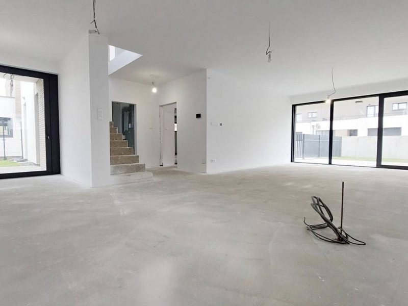 MODERNÝ 5 IZB.RODINNÝ DOM, CENTRUM POPRADU, s POZEMKOM 546 m2