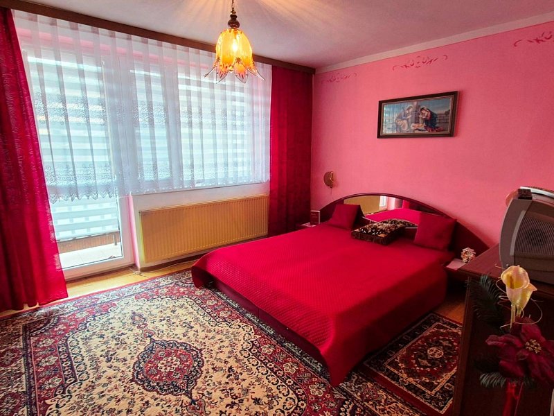 UDRŽIAVANÝ 6 IZBOVÝ RODINNÝ DOM, 1242m2, ÚDOL, 