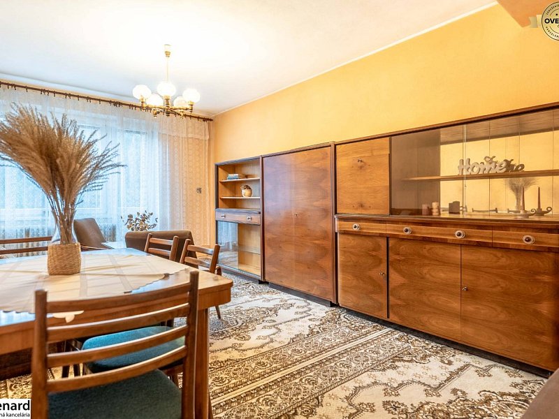 Byt s krásnym výhľadom a garážou oproti bytovke