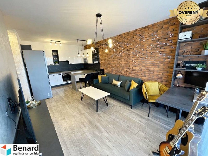 KOŠICE-2 IZBOVÝ BYT,NOVOSTAVBA,KOMPLET ZARIADENÝ,VL.PARK. MIESTO