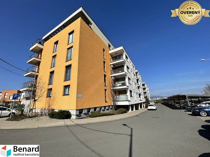 KOŠICE-2 IZBOVÝ BYT,NOVOSTAVBA,KOMPLET ZARIADENÝ,VL.PARK. MIESTO